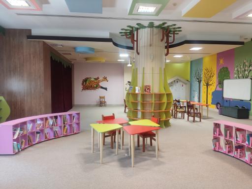 عکس کتابخانه مرکزی خامنه‌ای