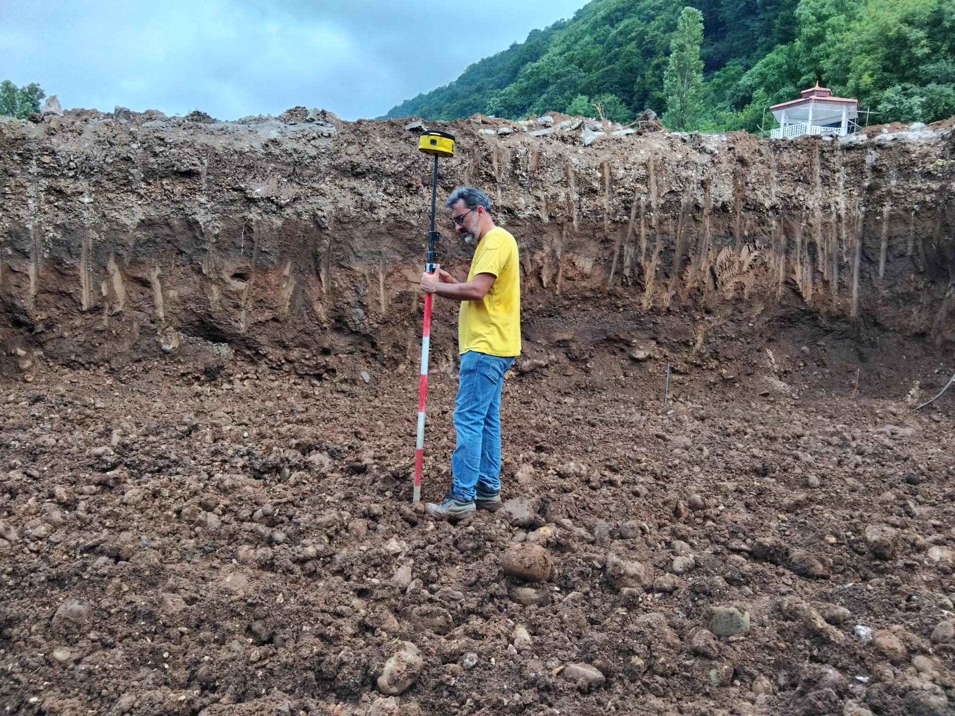 عکس دفتر نقشه برداری گیشار نقش