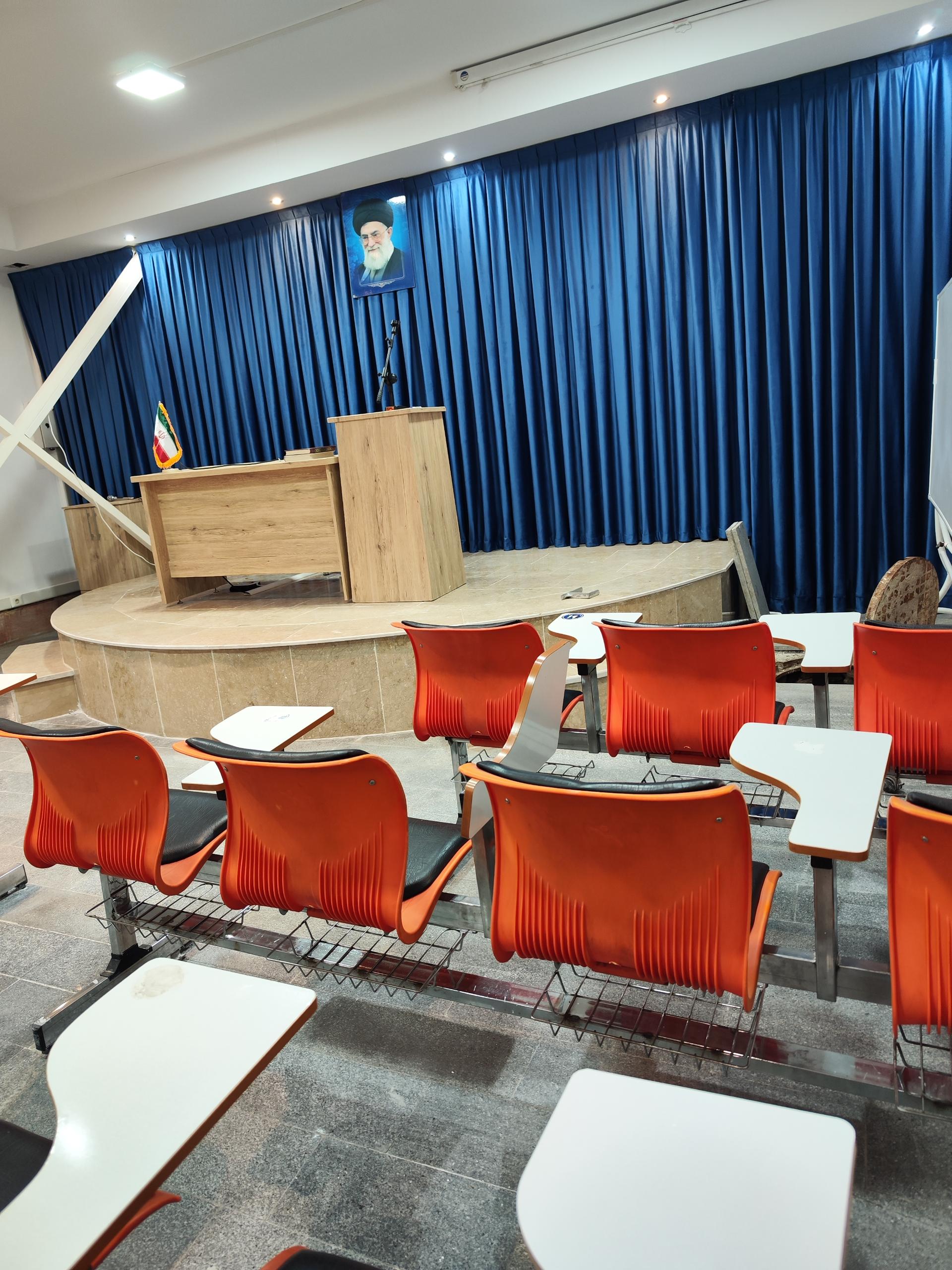 عکس تالار بزرگ فرهنگیان