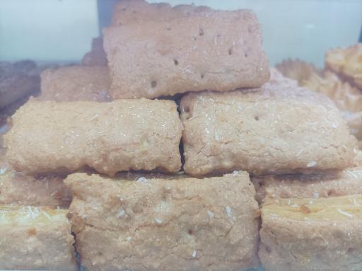 عکس نان و شیرینی دوستان