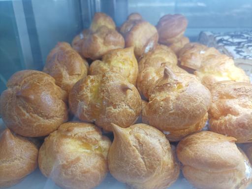 عکس نان و شیرینی دوستان