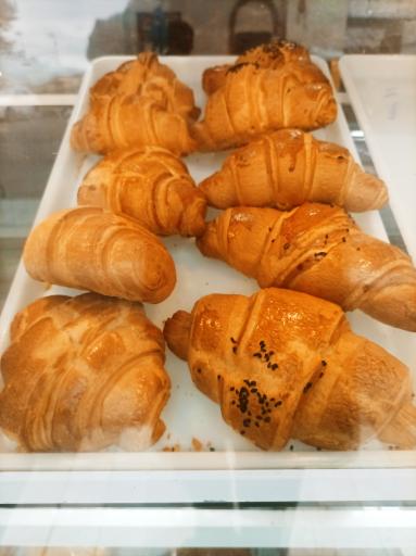 عکس نان و شیرینی دوستان