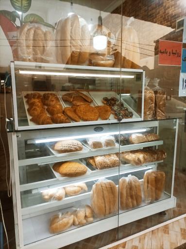 عکس نان و شیرینی دوستان