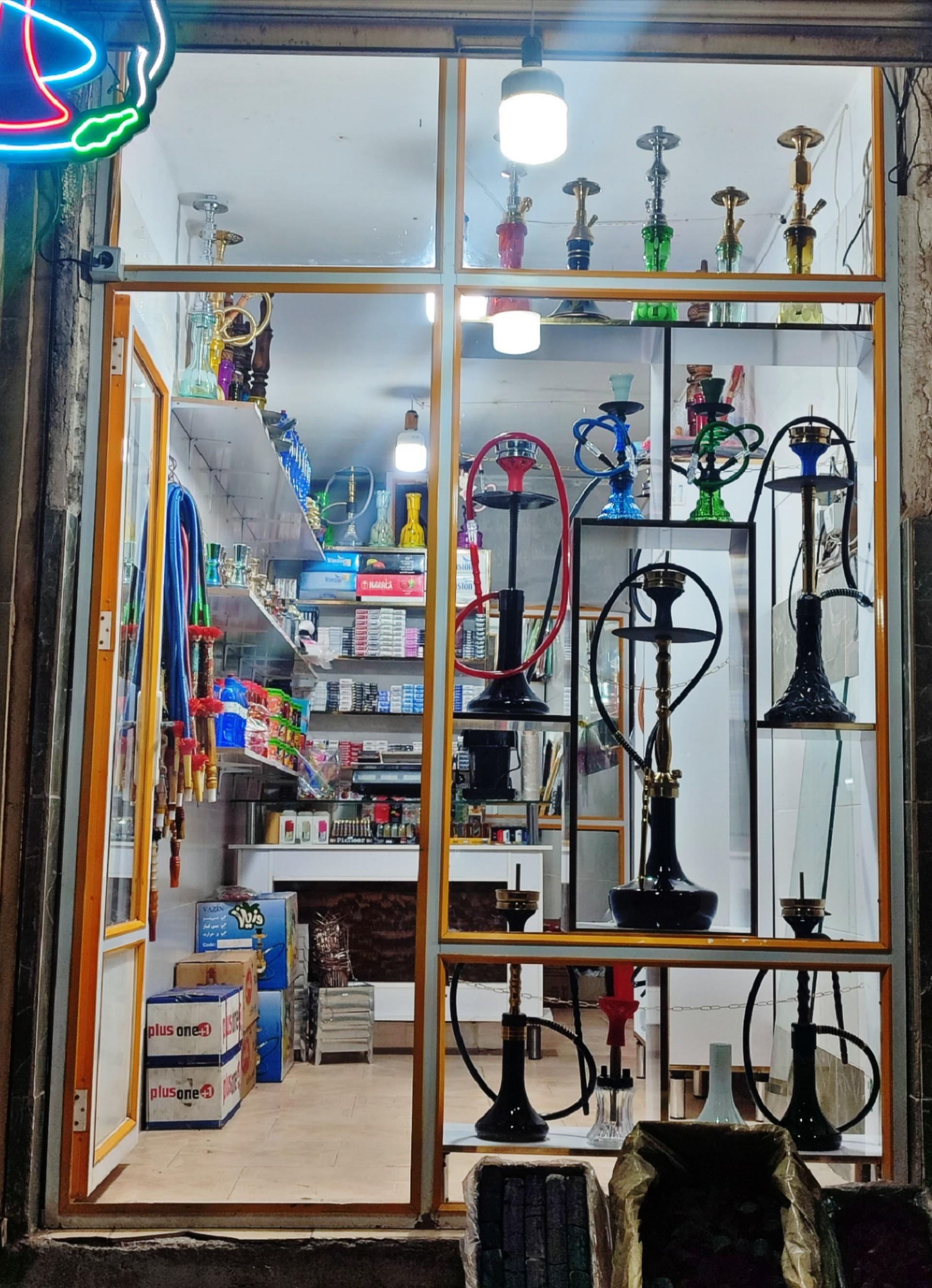 عکس دخانیات خانجانزاده