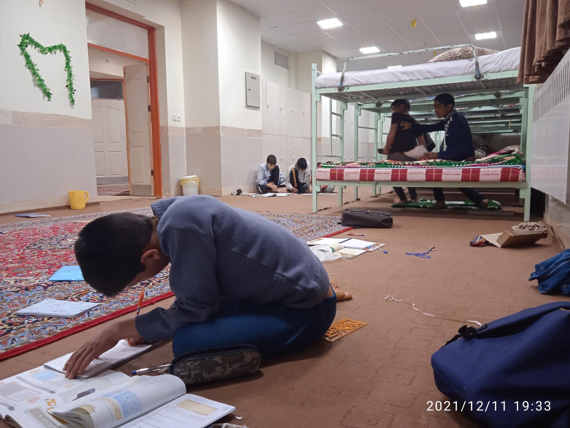 عکس دبیرستان شبانه روزی پسرانه