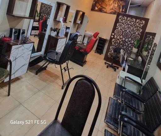 عکس سالن زیبایی المیرا 