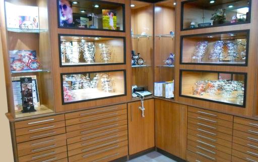 عکس بینایی سنجی و عینک سازی دکتر رحیمی