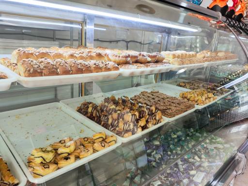 عکس شیرینی فروشی ناتلی