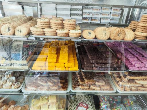 عکس شیرینی فروشی ناتلی