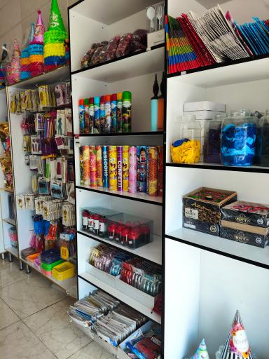 عکس شیرینی فروشی ناتلی