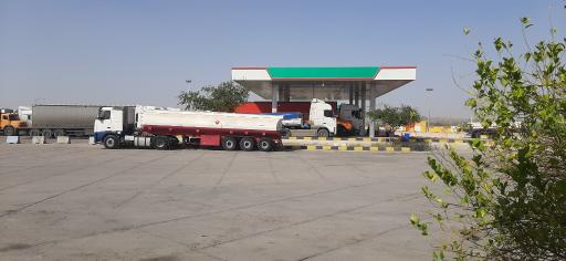 عکس جایگاه سوخت بنزین و گازوئیل