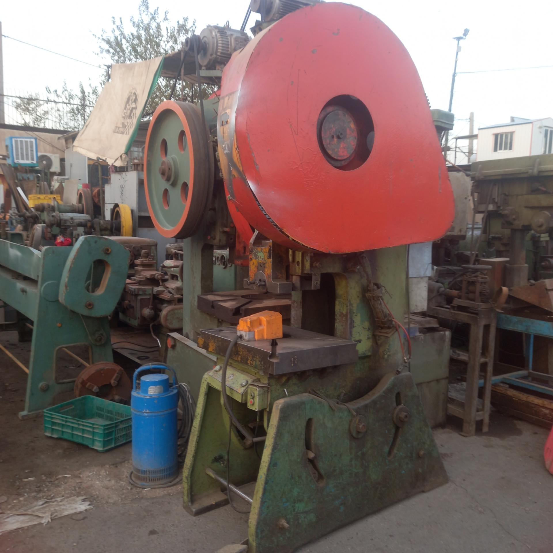 عکس ماشین آلات صنعتی امید