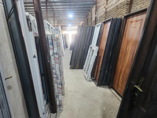 عکس فروشگاه درب و پنجره هنر نوین