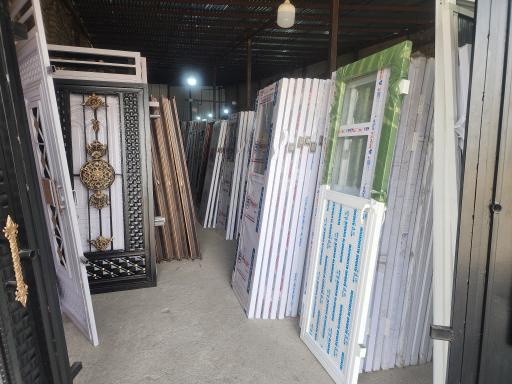 فروشگاه درب و پنجره هنر نوین