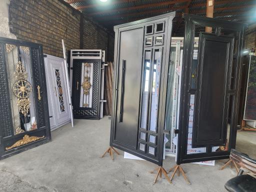 عکس فروشگاه درب و پنجره هنر نوین