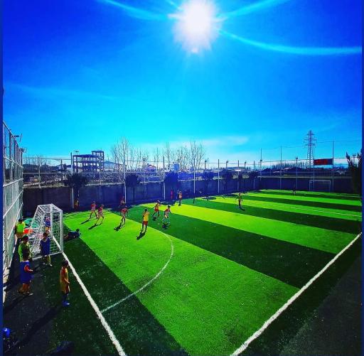 عکس چمن مصنوعی فوتبال پهلوان تقی خواه 