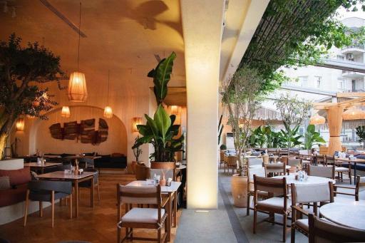 عکس رستوران حیات