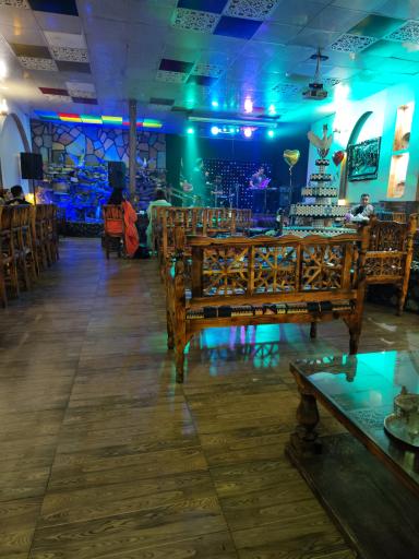 عکس سنتی سرای آقا بزرگ ری