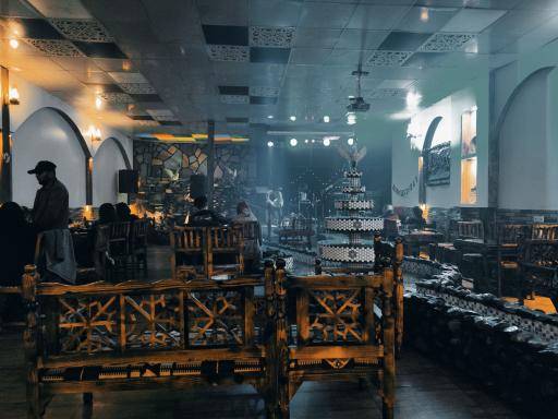 عکس سنتی سرای آقا بزرگ ری