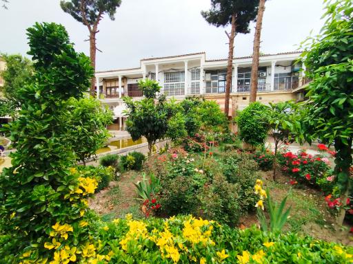 سرای تجاری محمد صادق خان 