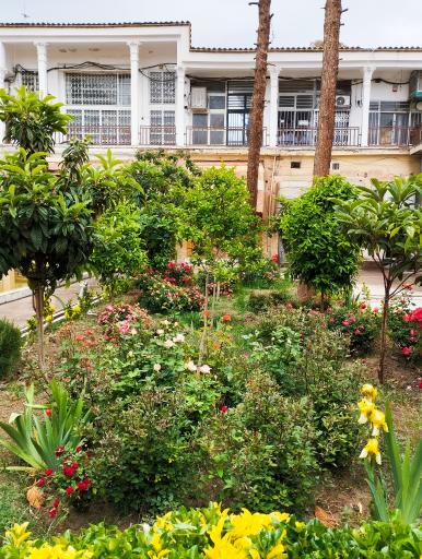 سرای تجاری محمد صادق خان 