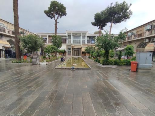 سرای تجاری محمد صادق خان 