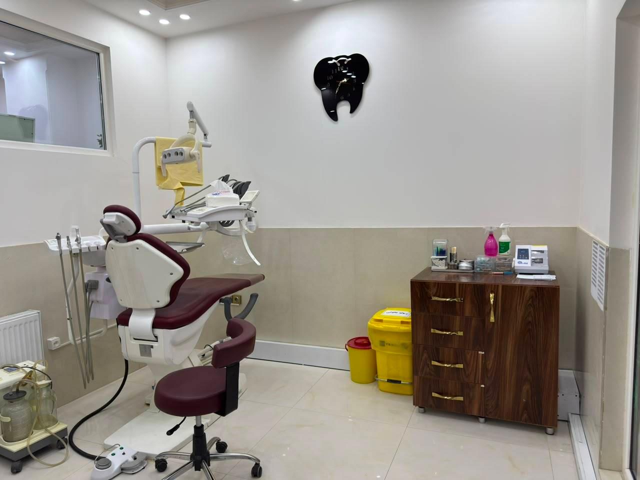عکس دندانپزشکی دکتر کریمی