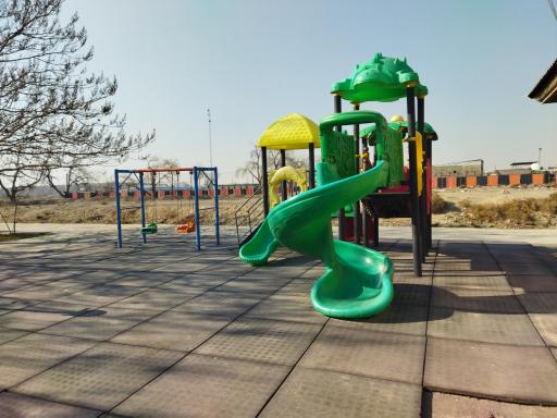 عکس بوستان صلح و دوستی