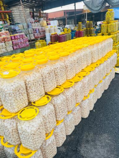 عکس پخش و عمده فروشی ترشیجات و زیتون برزگر