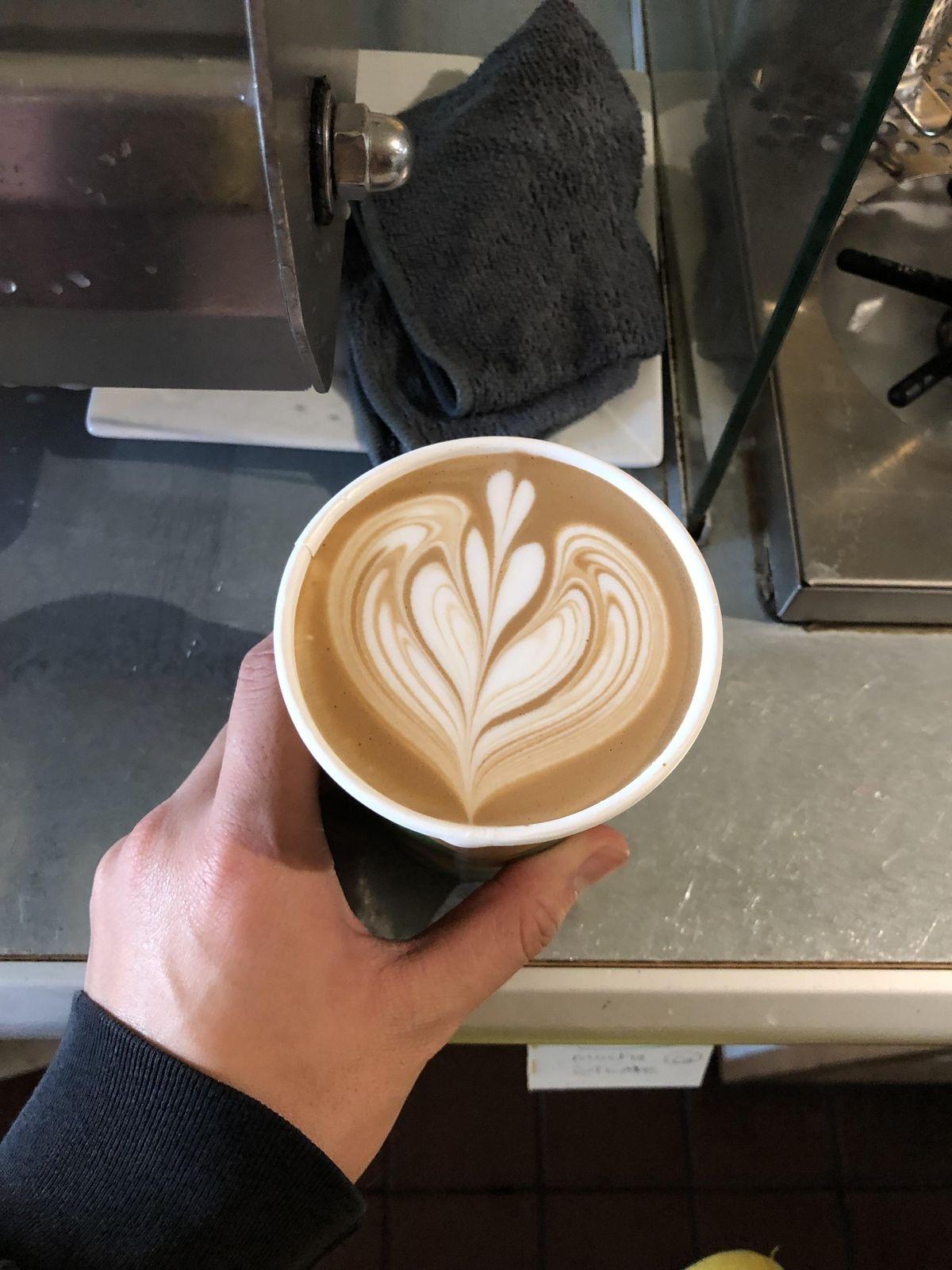 عکس کافه بهار نارنج 