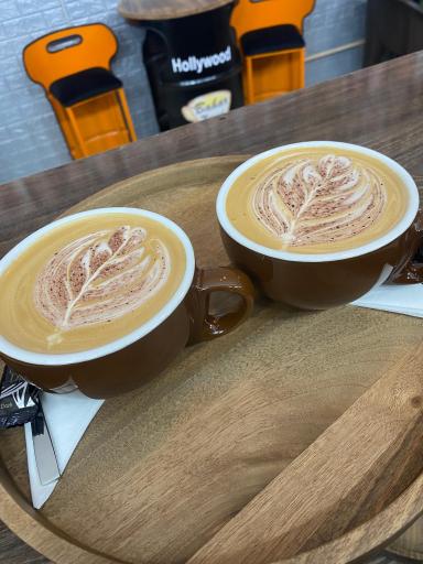 عکس کافه بهار نارنج 