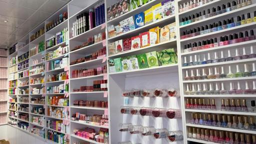 عکس لوازم آرایشی تیراژه گالری