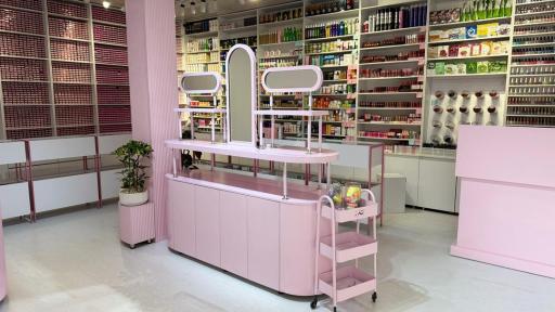 عکس لوازم آرایشی تیراژه گالری