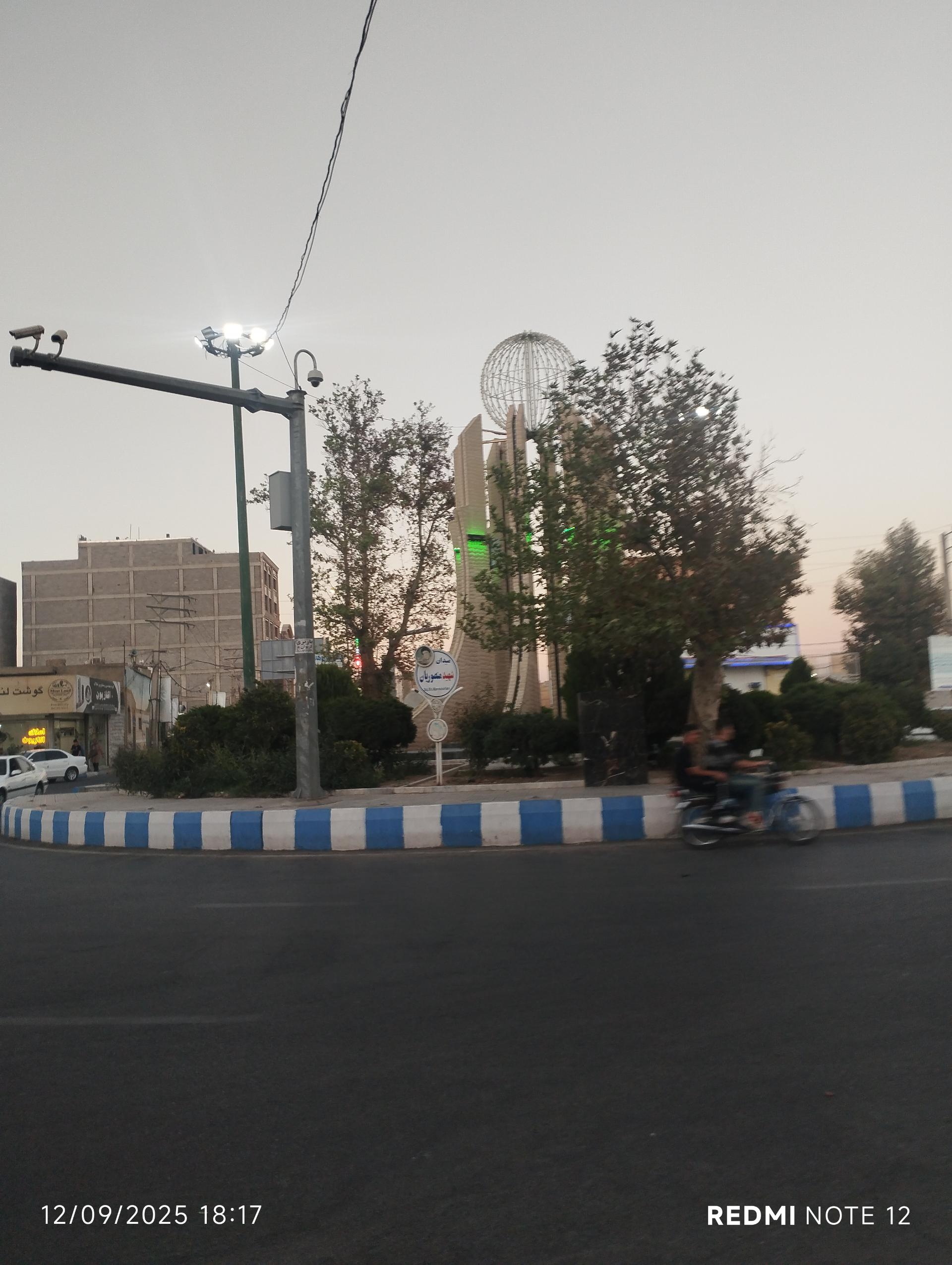 عکس میدان منصوریان