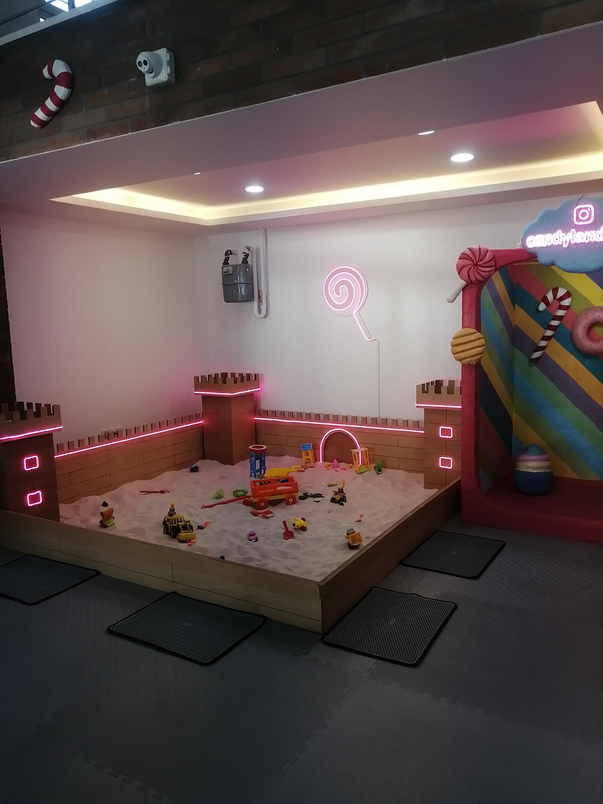 عکس کندی لند کیدز