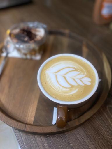 عکس کافه بهار نارنج 