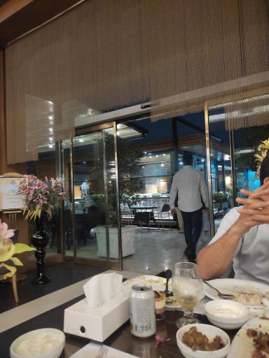 عکس رستوران شاندیز مشهد ماهان