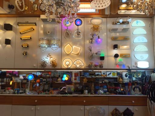 عکس کالای برق و دوربین نوشی