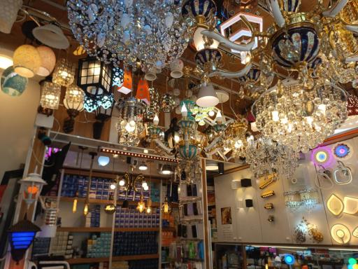 عکس کالای برق و دوربین نوشی