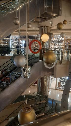 عکس مرکز خرید آلتون