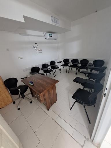 عکس آموزشگاه زبان وَرنا