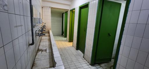 عکس سرویس بهداشتی پارک شفق