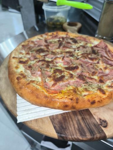 عکس پیتزا لئوپارد