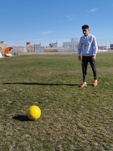 عکس زمین فوتبال آپرین