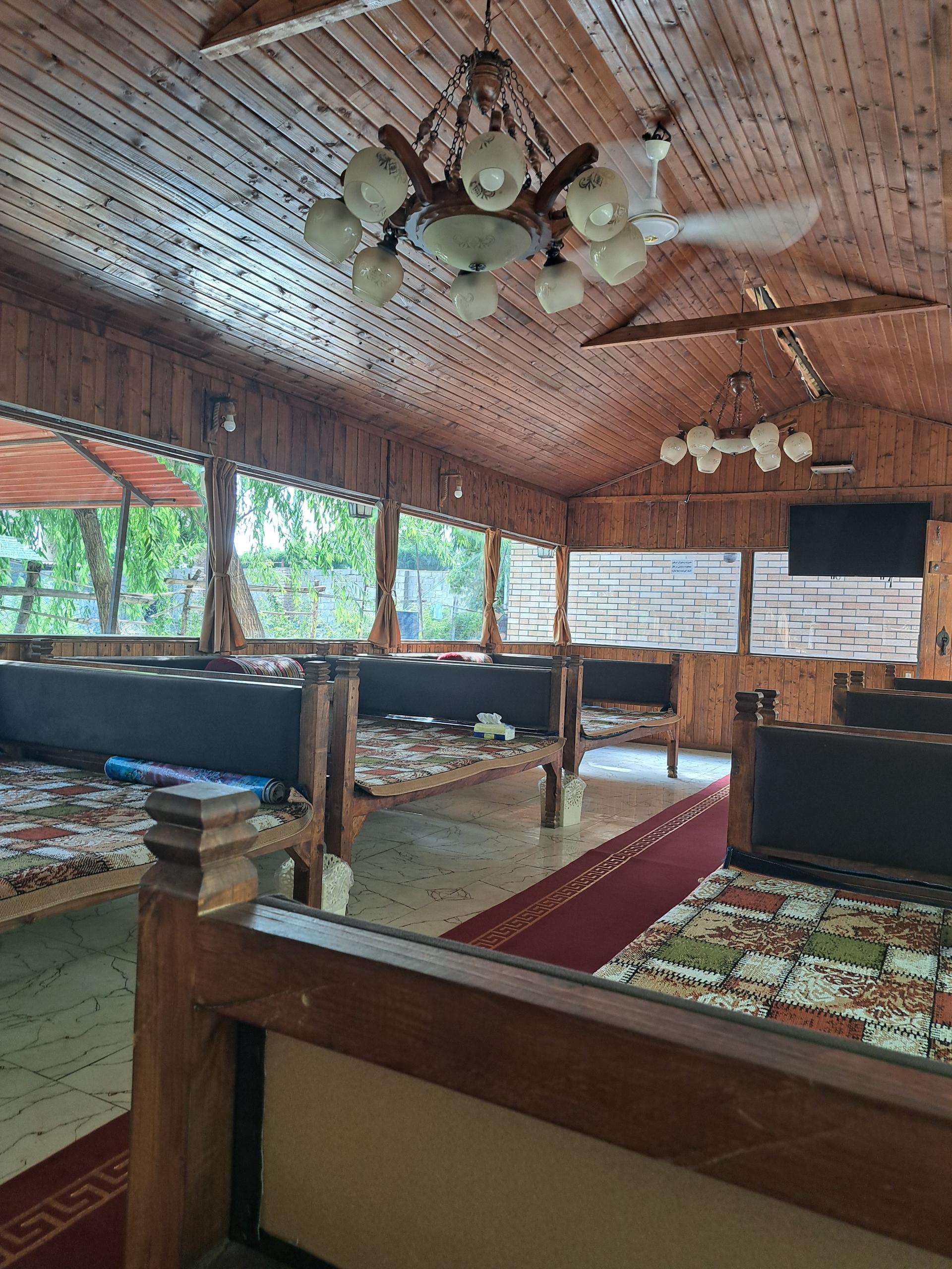 عکس باغ رستوران شریفی 