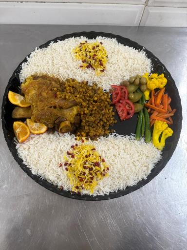 عکس کترینگ و تهیه غذای طیبی 