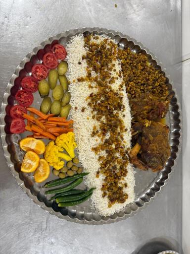 عکس کترینگ و تهیه غذای طیبی 