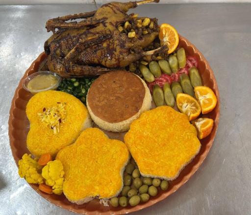 عکس کترینگ و تهیه غذای طیبی 