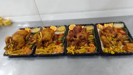 عکس کترینگ و تهیه غذای طیبی 