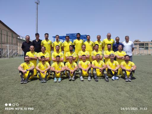 عکس زمین فوتبال آپرین